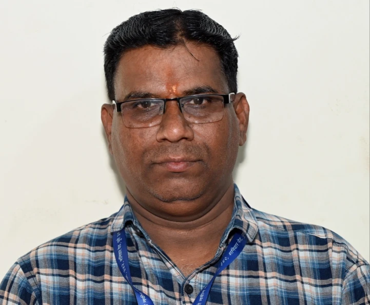  श्री. प्रकाश बबन राऊत